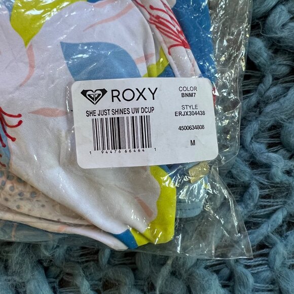 NWT Roxy She Just Shines Underwire D-Cup Bikini Swimsuit Top Size Medium - Picture 9 of 9